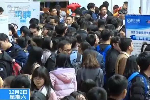 AI专业应届生年薪30万起，企业抢着要